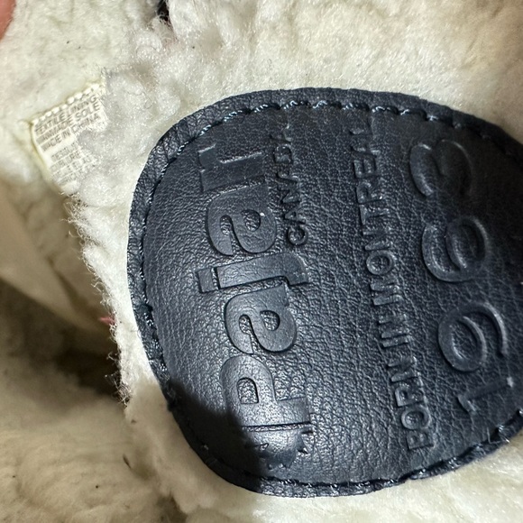 Pajar ladies snowboots - Picture 6 of 8